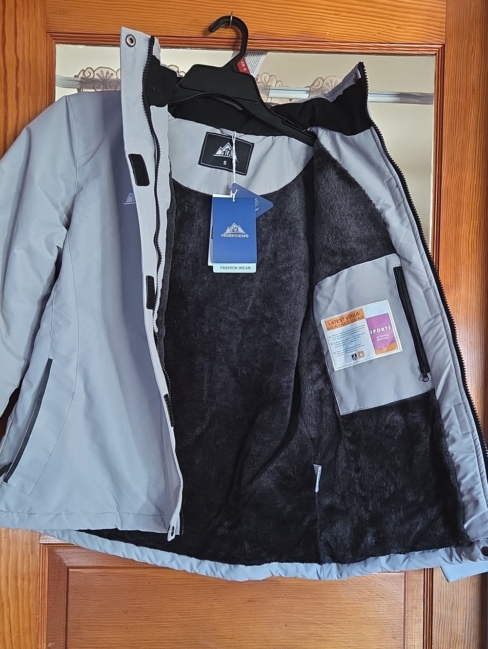 Moerdeng Winter Jacket - Waterproof Snow Shell - Picture 2 of 4